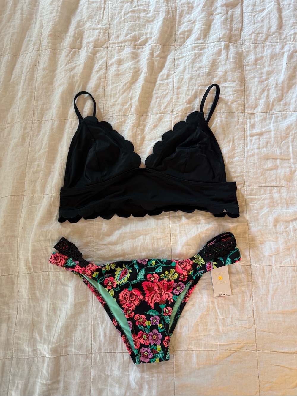 Vanilla/Beach Black Scallop Bralette Bikini Top with Floral Multicolor Bottoms